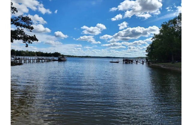 Miss Grace, newly renovated cottage on Lake Murray