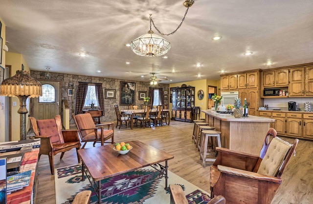 Missouri Getaway w/Pasture Views & Patio!