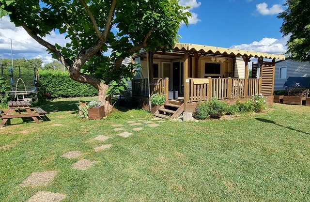 Mobile Home Pour 4 Tout Confort 29m² en Bord de Rivière D'ain - Terrasse Abritée