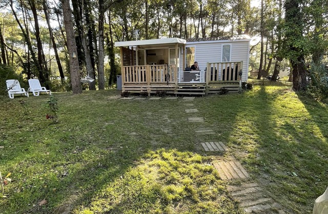 Mobile Home à Camiers Niché Dans une Forêt de Pins de 20 Hectares