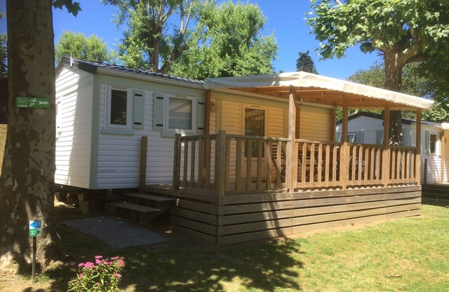 MOBILE-HOME 6 PERS. ALL COMFORTS WITH COVERED TERRACE