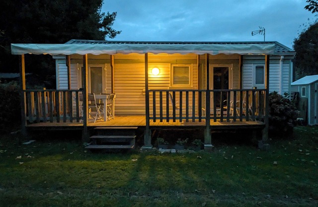 Mobile home close to beaches with wellness room.