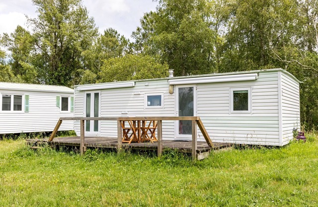 Mobile Home for 3 People at Lake Isachris – Hiking and Relaxation in the Médoc
