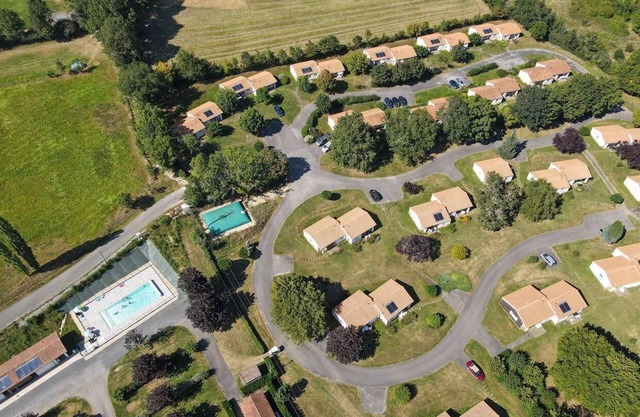 Mobilhome avec Accès Piscine et Lac | Parking