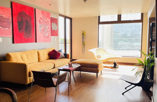 Modern 1-bedroom, beautifully decorated apartment in Guatemala City, zone 10.