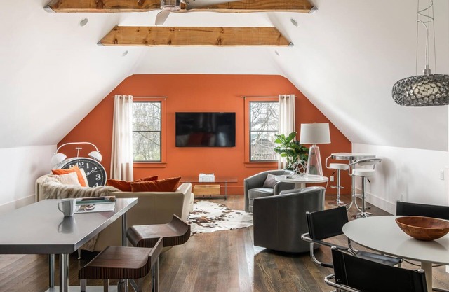 Modern 1 bedroom loft apartment centrally located
