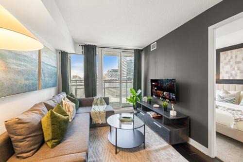 Modern 1BR King Suite, Central Downtown Toronto