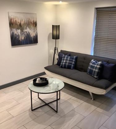 Modern 2 Bed Apartment in Bicester Town Centre