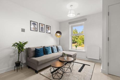 Modern 2-Bed House 10-min to Leeds City Centre