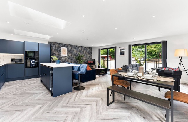 Modern 2-Bedroom Apartment in Victoria Gardens