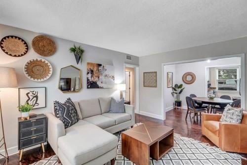 Modern 2 BR Condo - 2 block from San Marco