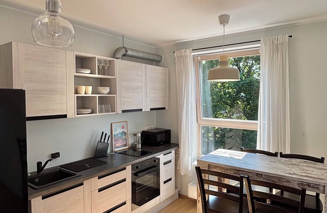 Modern 2-Room Apt by Telliskivi & Old Town + Free Private Parking