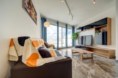 Modern 3BR Penthouse with Valletta Views & Terrace
