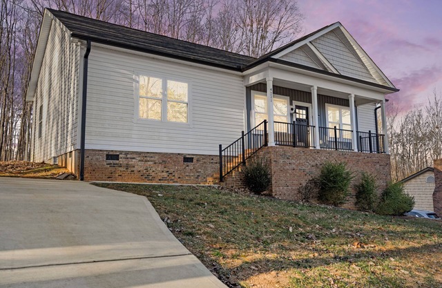 Modern 3BR Retreat - King Bed + Smart TVs