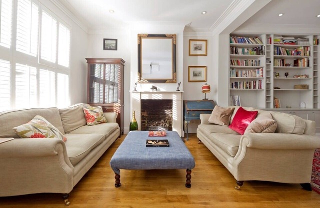 Modern 4-Bed House with a Garden, Fulham