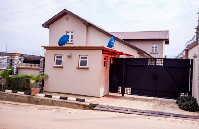 Modern 4 Bedroom En-suite duplex 24/7 Security