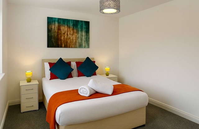 Modern 5 BR Gem|Harry Potter - 2mins| Near London