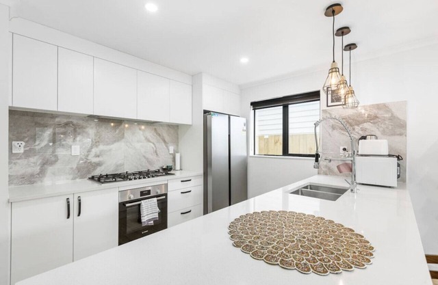 Modern 5BR in Mangere | 6 mins from the Airport