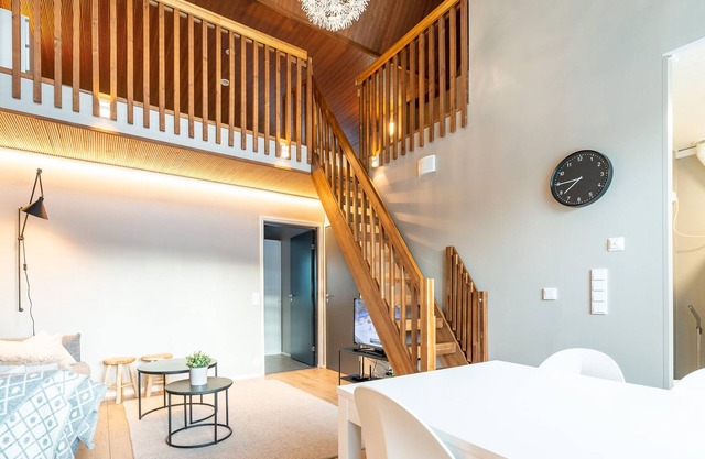 Modern 8 People Apartment in Central Location, Free Parking, Free Wifi