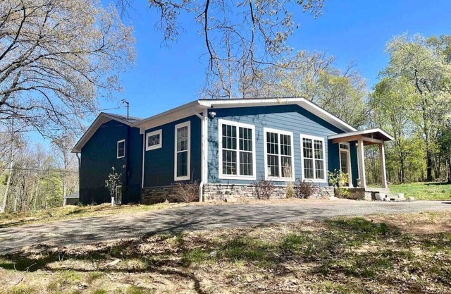 Modern and Comfortable 5BR located conveniently near Ft. Knox and Elizabethtown!