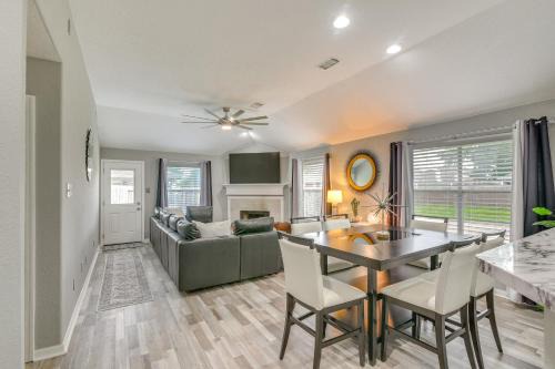 Modern and Spacious Family Home with Yard in Houston!