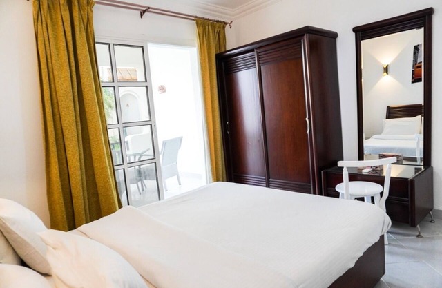 Modern Apartment with swimming pool