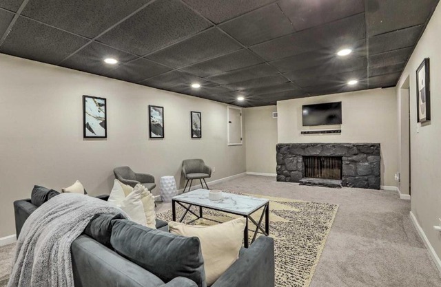 Modern Apartment 6 Mi to Stone Mountain Park