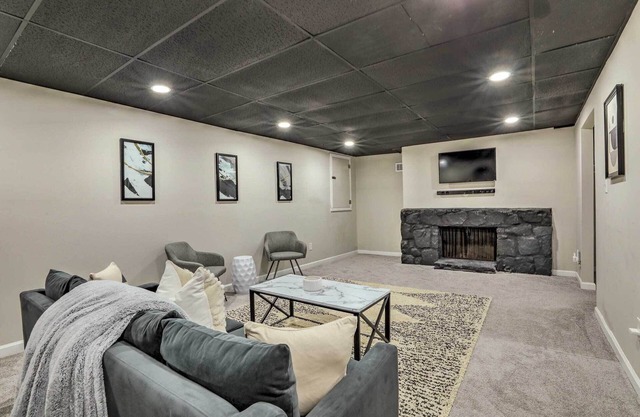 Modern Apartment: 6 Mi to Stone Mountain Park