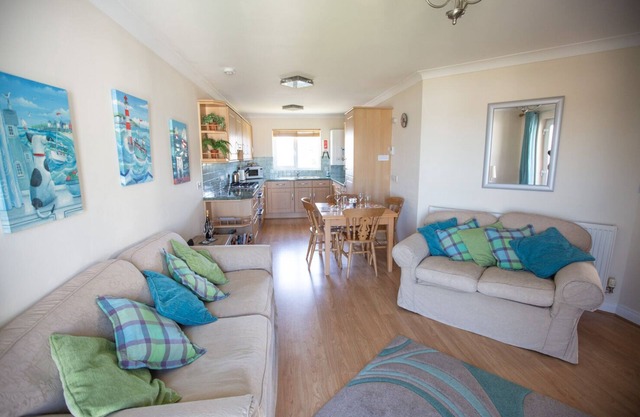 Modern Apartment with Breathtaking Views of Fistral Beach, Newquay