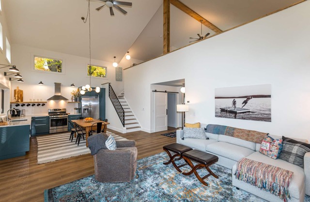 Modern Berkshires Cottage 🌲 Gas Stove, Large Deck & W/D + 7 mins to Otis Ridge