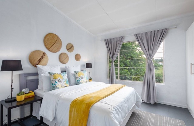 Modern Bohemian Apartment with Pool, Fibre Wi-Fi and Bbq Patio in Centurion