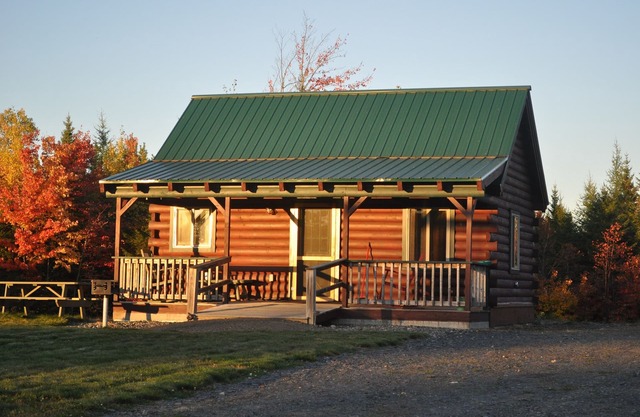 Modern cabin, large interior space, sleeps 6.