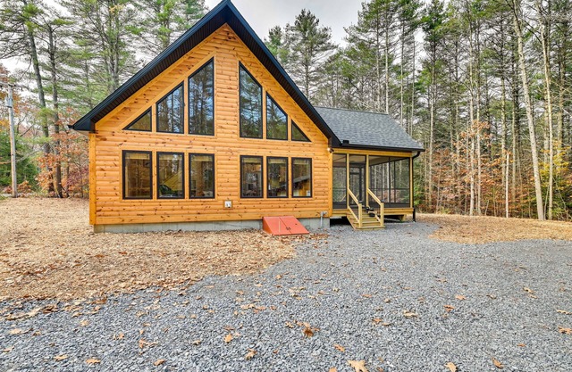 Modern Cabin w/Hot Tub & Sacandaga Lake Access!