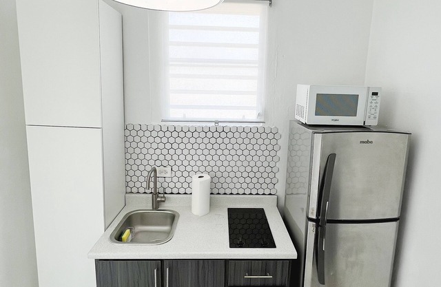 Modern, Cozy & Great Location