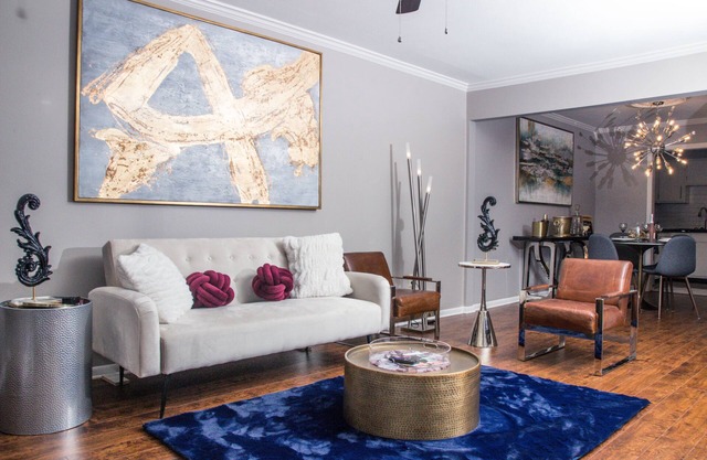 Modern Designer Condo Near I55 w/Balcony