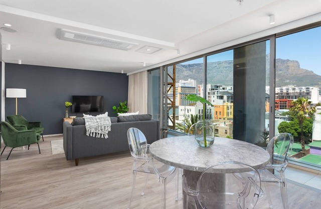 Modern Duplex Apartment | Views | Space | Balcony