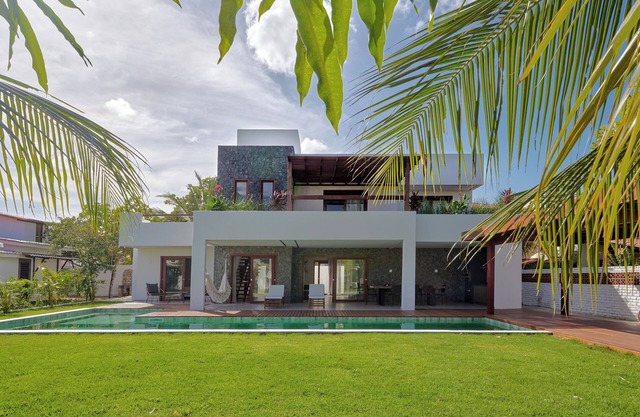 Modern elegance: 3-bedroom villa in São Miguel do Gostoso with swimming pool