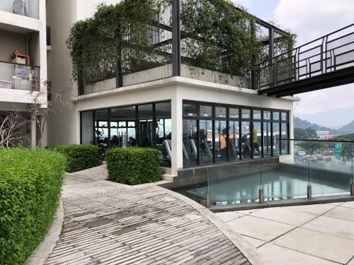 Modern Escape Urban 360 by LUVIT STAY