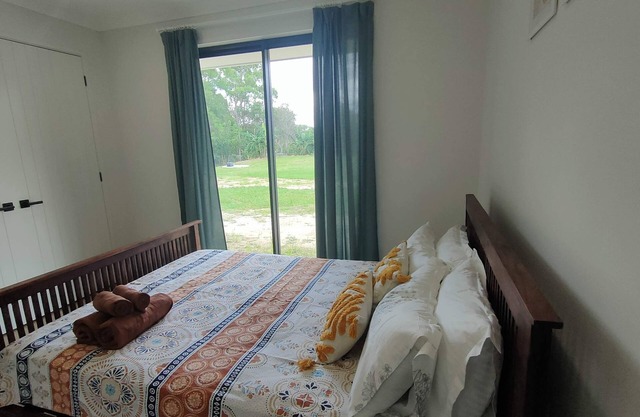 Modern Family Friendly Acreage Guest house