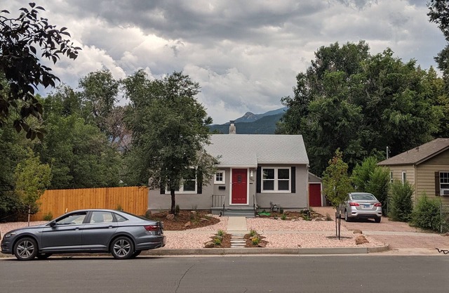 Modern Farm House: Old Colorado City