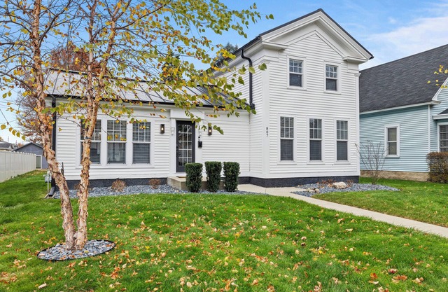 Modern Farmhouse in Charming Neighborhood Walking Distance to Downtown