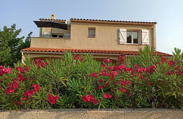 Modern apartment with lovely mountain views and all commodities nearby