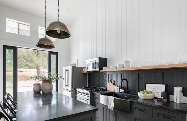 Modern Guest House on 20 acres of Rural Land in wine country