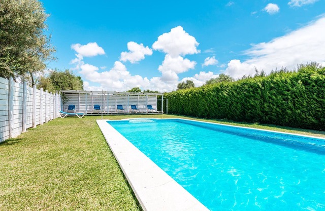 Modern Holiday Home "El Madroño" with Pool