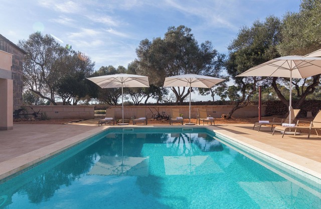 Modern Holiday House Son Grauet with Pool, Garden, Terrace & Wi-Fi; Parking Available, Pets Allowed