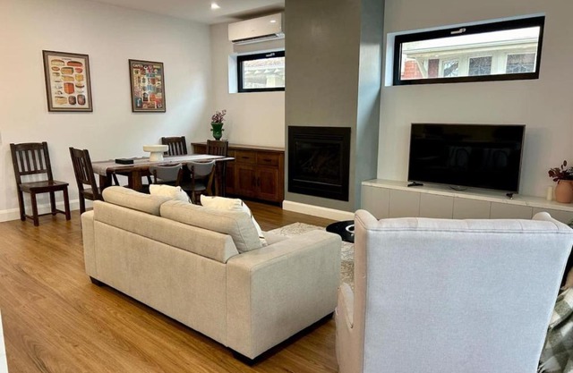 Modern Home - gr8 4 groups
