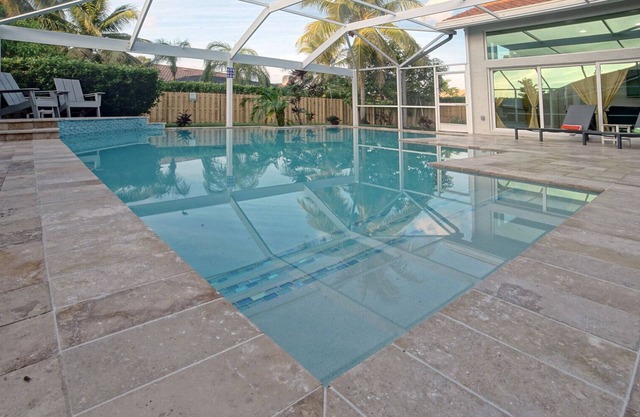 Modern House near the Downtown Heated Pool Pet Friendly Whirlpool Spa Playroom