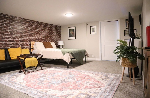 Modern Industrial 1BR W/Gym, Ping-Pong, and More!