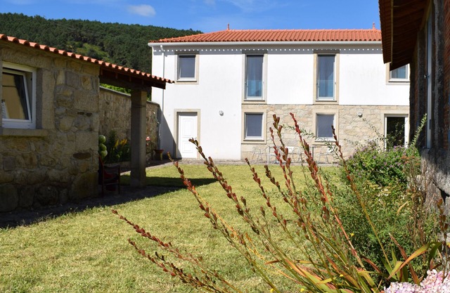 Modern, large family house with large garden near mountains and beach
