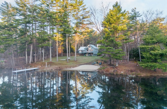 Modern Lake House| Private beach| Near White Mtns
